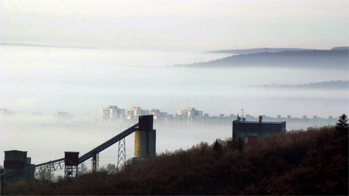 Las principales causas de la contaminación del aire en nuestro país son la construcción, el transporte y la industria