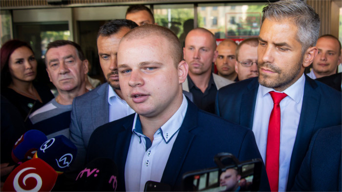 Poslanec Mazurek prišiel o mandát poslanca  