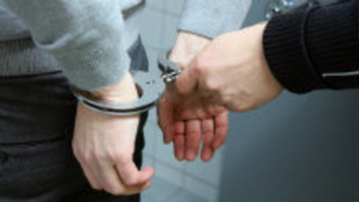 Detská univerzita: Prečo môžu policajti nasadzovať putá? 