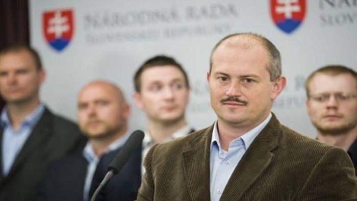 Rács mögé Kotlebát?