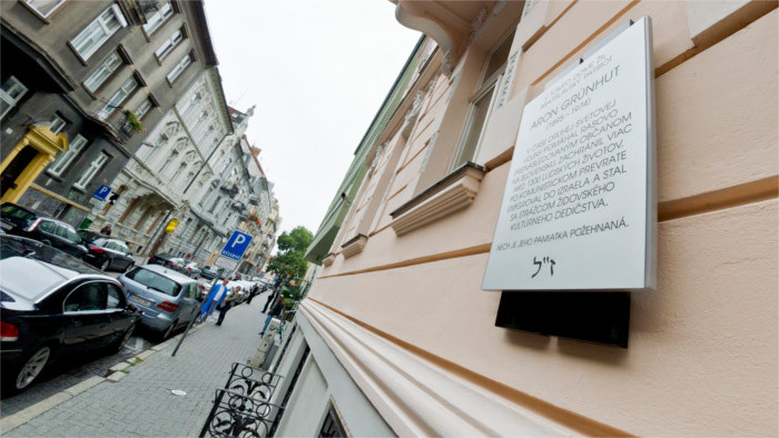 Saver of Jews from Bratislava receives memorial plaque 