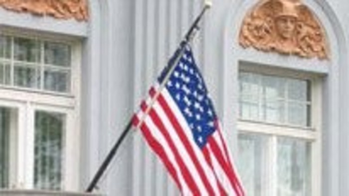 El Ayuntamiento de Bratislava contrario a la verja junto a Embajada USA