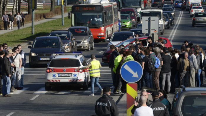 Prešov residents block traffic in protest of traffic blockages