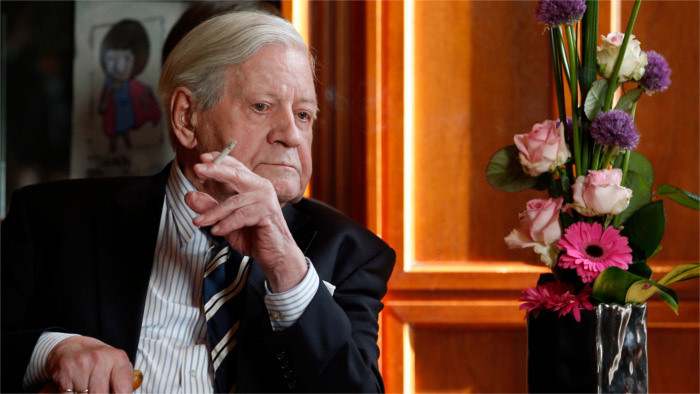 President sends condolences over Helmut Schmidt's passing 