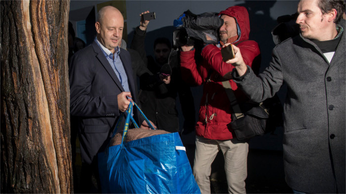 Former economy minister released from custody