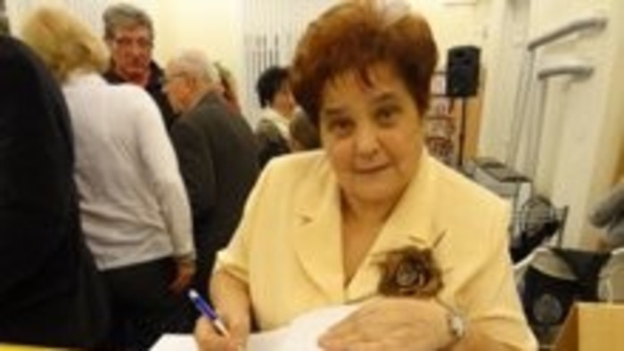 Na posiedke s Margarétou Partelovou s jej knihou o W. Schifferovi