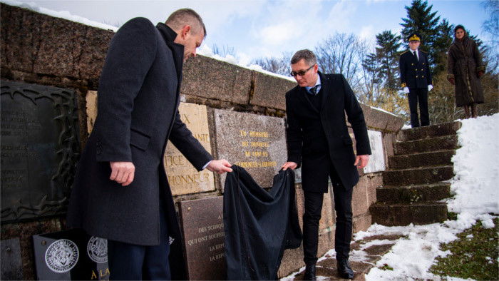 Premier eslovaco descubre placa conmemorativa en campo de concentración de Struthof-Natzweiler