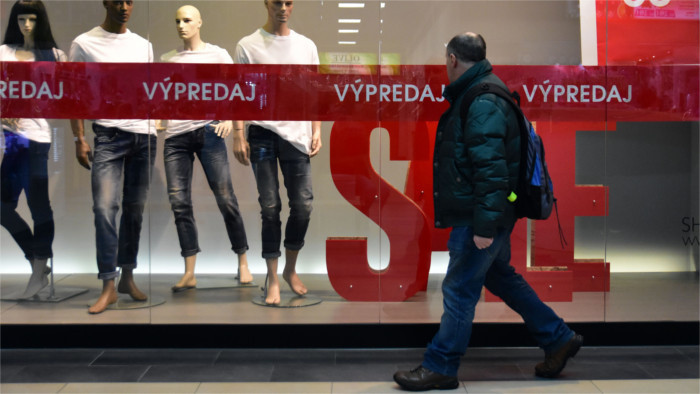 Pour économiser, les Slovaques font les soldes 