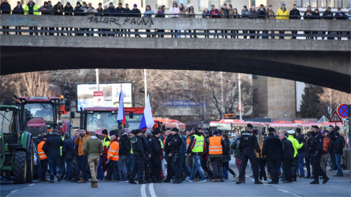 Gewerkschafter gehen auf die Straße