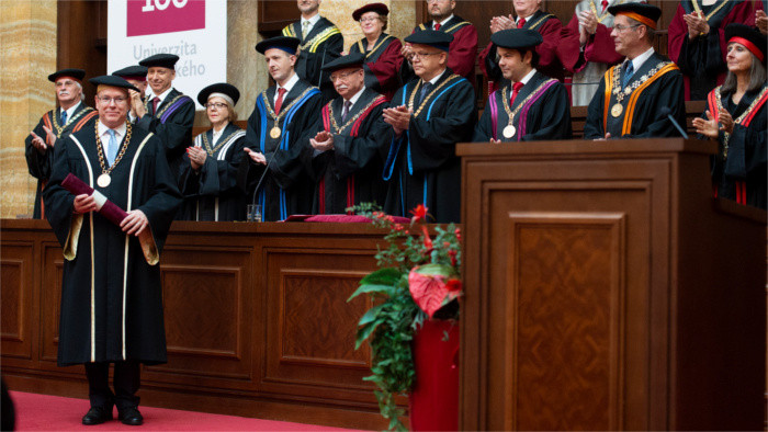 Doctorat honorifique au prince Albert II de Monaco