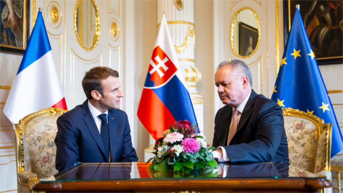 Macron llega de visita oficial a Eslovaquia