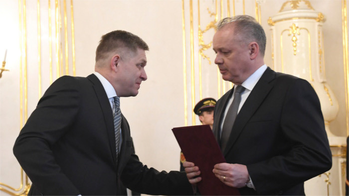 Reacciones a la dimisión de Robert Fico