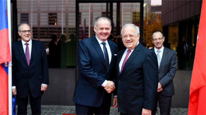 Kiska cumplimenta visita oficial a Suiza