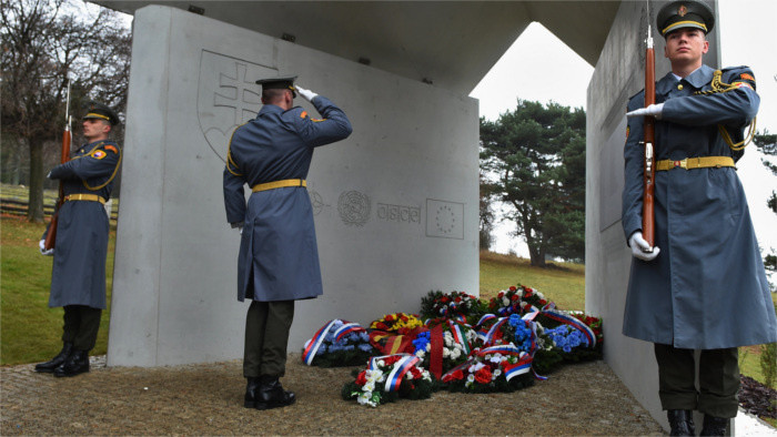 Reconstruction du cimetière militaire à Liptovský Mikuláš