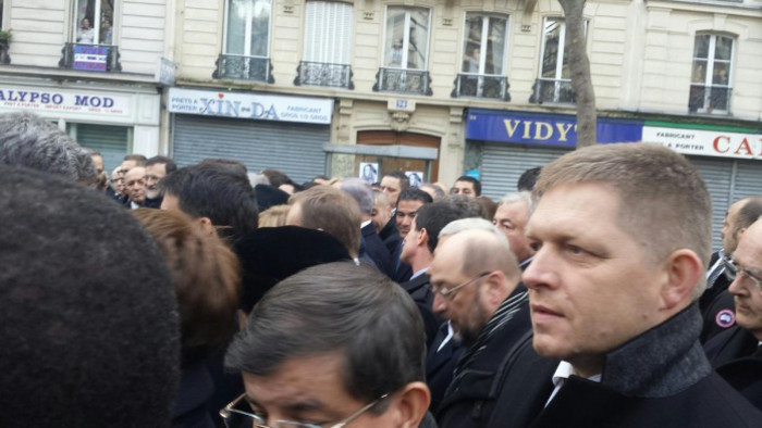 Robert Fico estuvo presente ayer en la manifestación de París