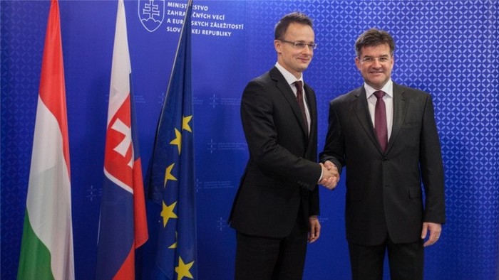 Hungarian Foreign Minister visits Slovakia as first foreign country