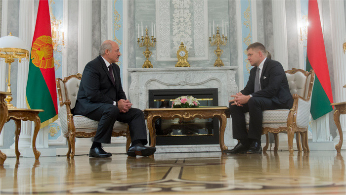Robert Fico realiza hoy una visita a Bielorrusia 