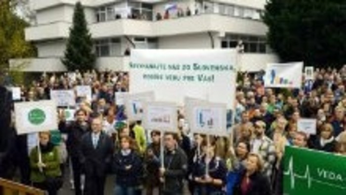 Scientists protest in Bratislava and Kosice against budgetary cuts