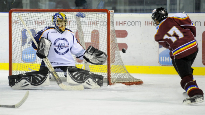 Ice hockey coach punished for extremist stickers