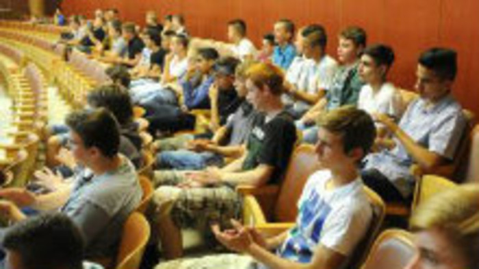 Automobilovému priemyslu chýbajú kvalifikovaní ľudia