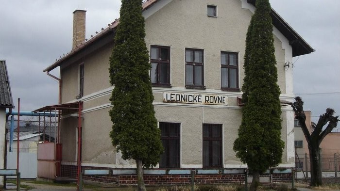 Po stopách trate Nemšová – Lednické Rovne