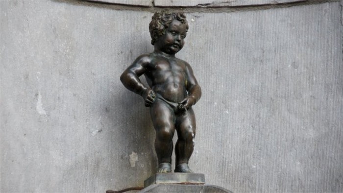 Belgian statue to wear Slovak costume