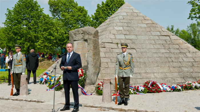 President commemorates Štefánik’s death in Ivanka pri Dunaji 