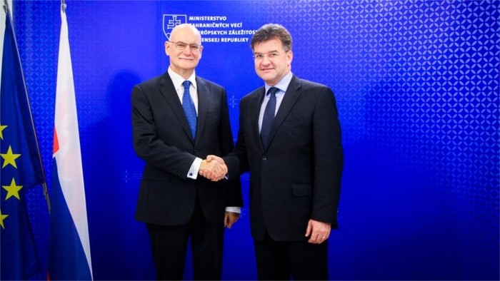 Hot topics discussed with new Russian ambassador