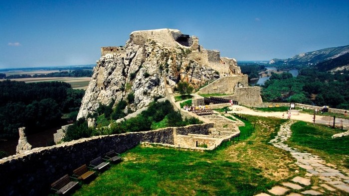 Devín in the Era of Cyril and Methodius