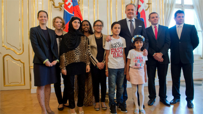 President against migrants as election campaign topic