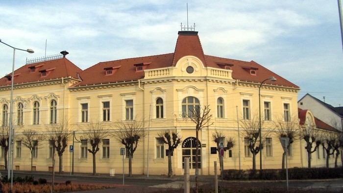 Klienti centra robia mesto Sereď čistejšie