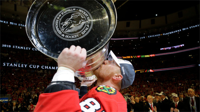Marián Hossa y su equipo Halcones Negros de Chicago han ganado la Stanley Cup de la NHL