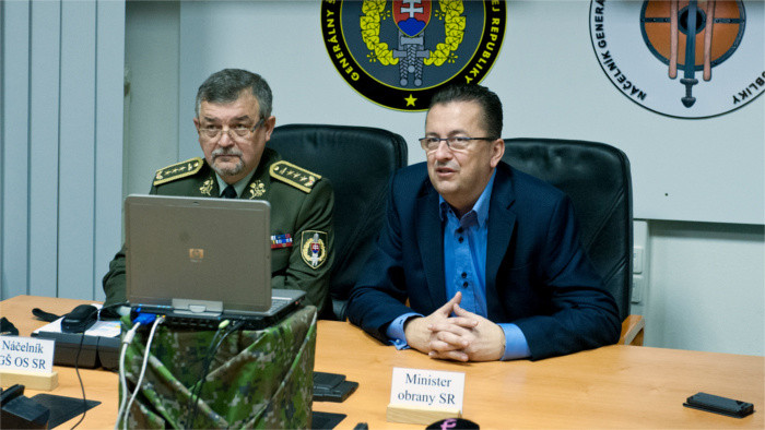 Ministro de Defensa saluda a soldados destinados en misiones internacionales