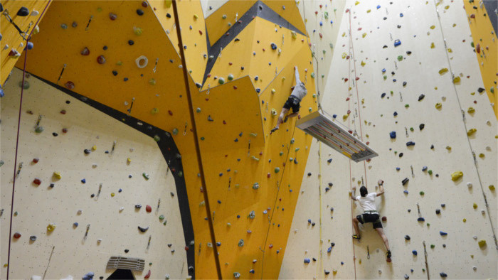 Woman dies from injuries following wall climb