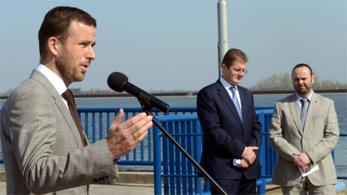 Head of state water company leaves