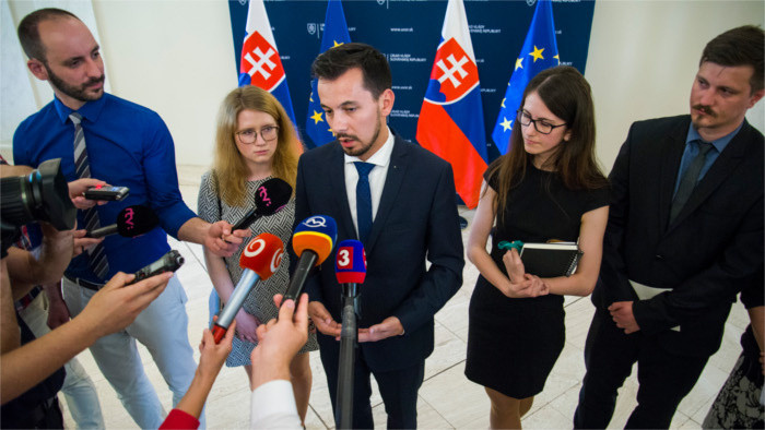 Prime Minister meets organisers of “For a Decent Slovakia” rallies 