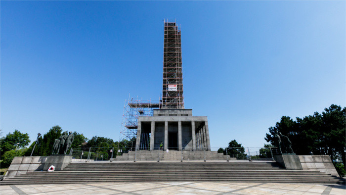 Slavin War Memorial under reconstruction