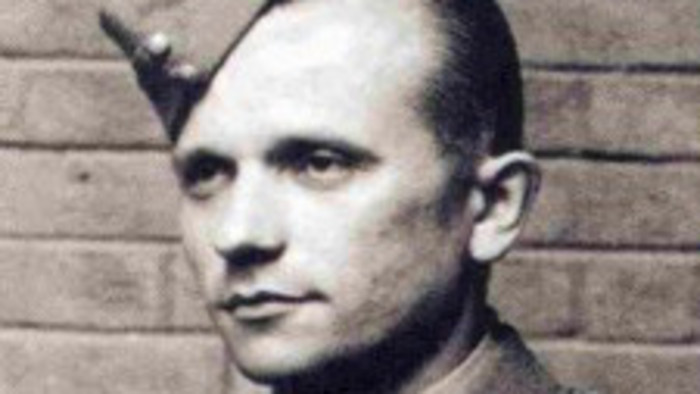 President honours Heydrich’s assassin 