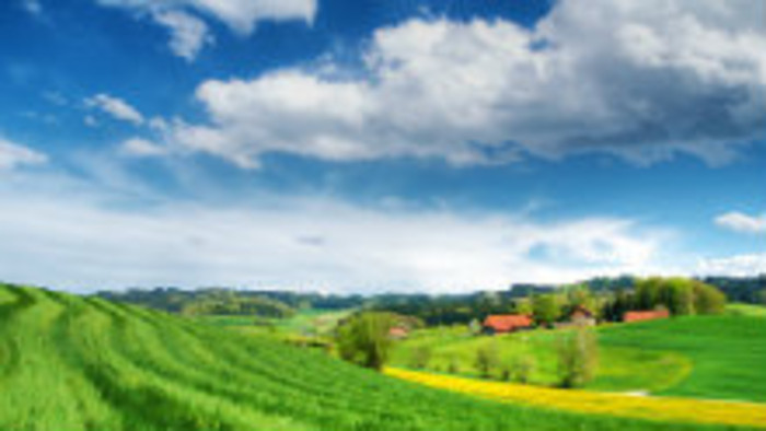 Rastie záujem o domy z hliny a slamy