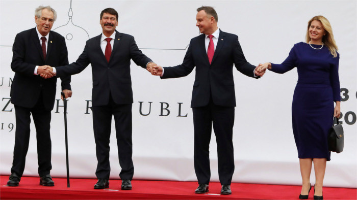 Президент СР З. Чапутова принимает участие в саммите президентов V-4