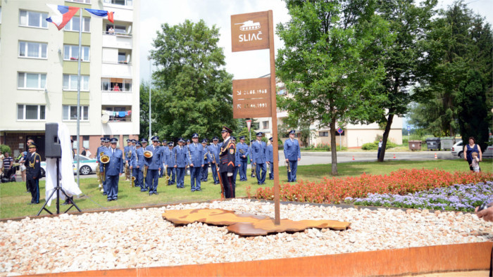 First monument to departed Soviet soldiers