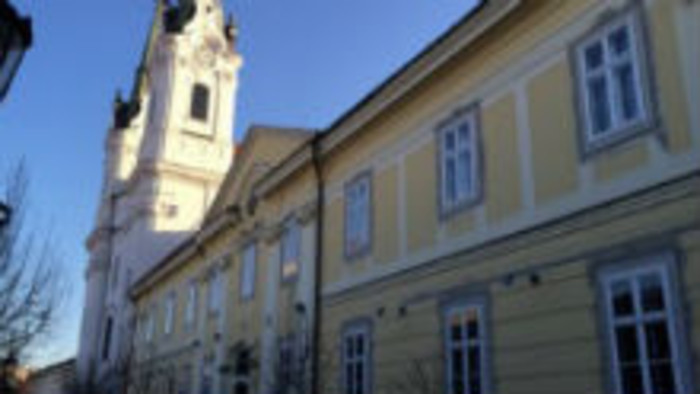 Aláírásgyűjtés a komáromi bencések támogatására