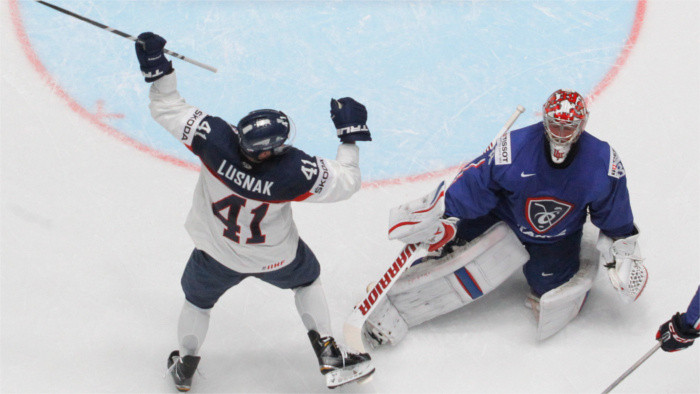 El equipo eslovaco de hockey hielo inicia con buen piel el Campeonato Mundial