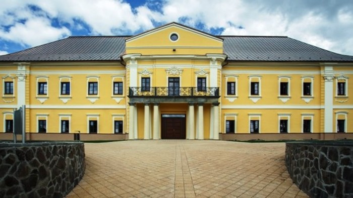 Kaštieľ v Nových Sadoch je po dlhom chátraní obnovený