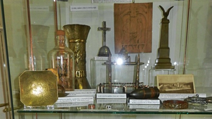 Inter-arma-silent-musae-predmety-vyrobene-vojakmi-vo-volnych-chvilach-a-pripominajuce-1.svetovu-vojnu-u