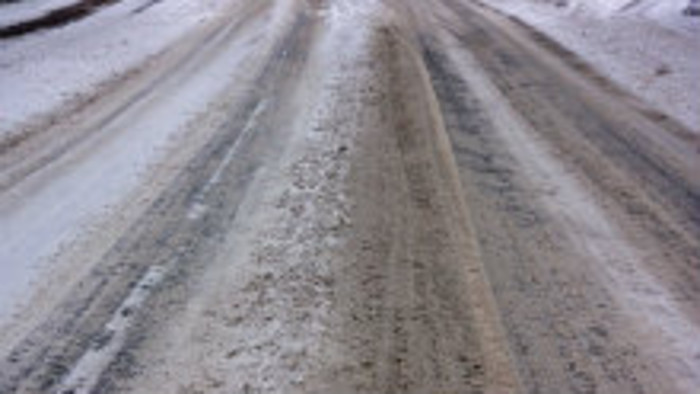 Posypová soľ na cestách a chodníkoch  