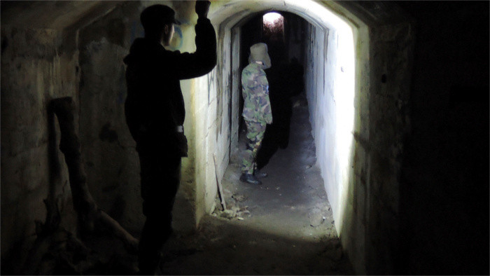 Dobrovoľníci udržujú partizánsky bunker v Lehote pod Vtáčnikom