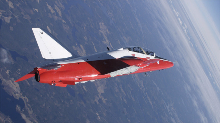 Pilotos británicos y eslovacos entrenan en Sliač elementos de combate aéreo