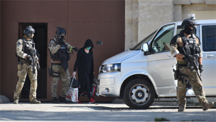 Zsuzsova detained again 