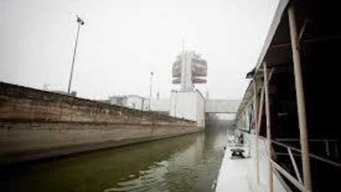 Las embarcaciones de la expedición Joint Danube Survey3 se encuentran ancladas en Gabčíkovo